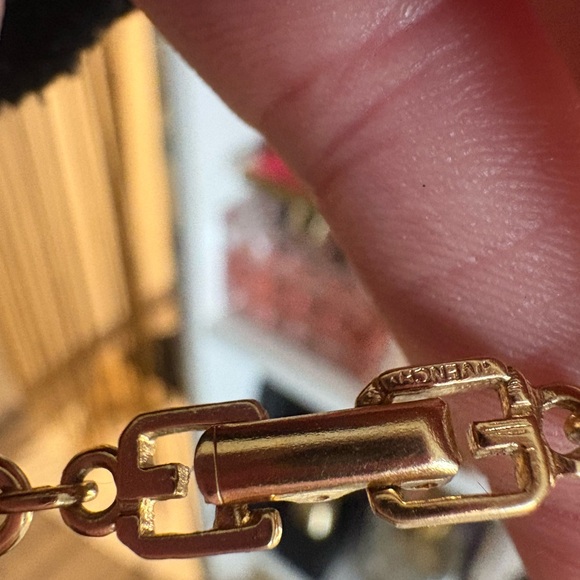GIVENCHY Vintage Gold Chain Necklace - Picture 5 of 11